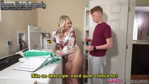 Buceta Grande Fazendo Sexo com Novinho - Legendado